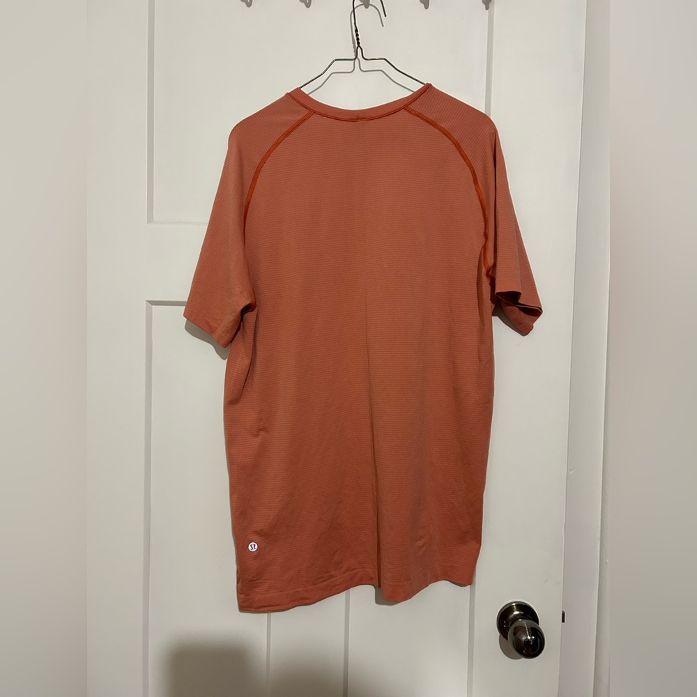 Men’s lululemon shirt